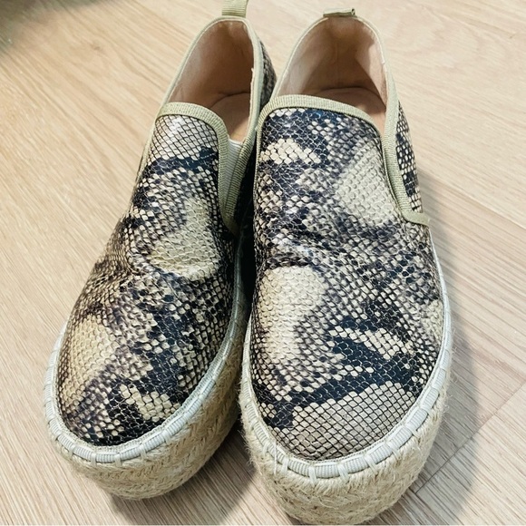 I&B Lucky and Blessed woman faux Snakeskin Slip-On Espadrilles size 7 casual - Picture 1 of 9